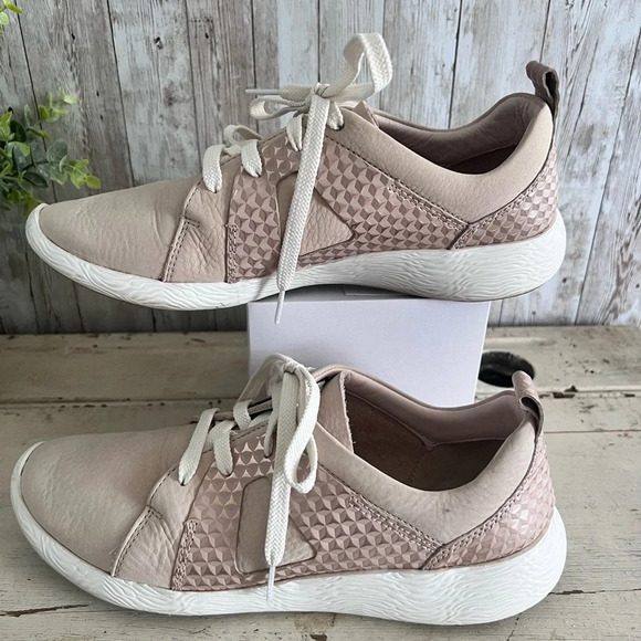 Clarks Shoes - Clarks Leather Sneakers 9